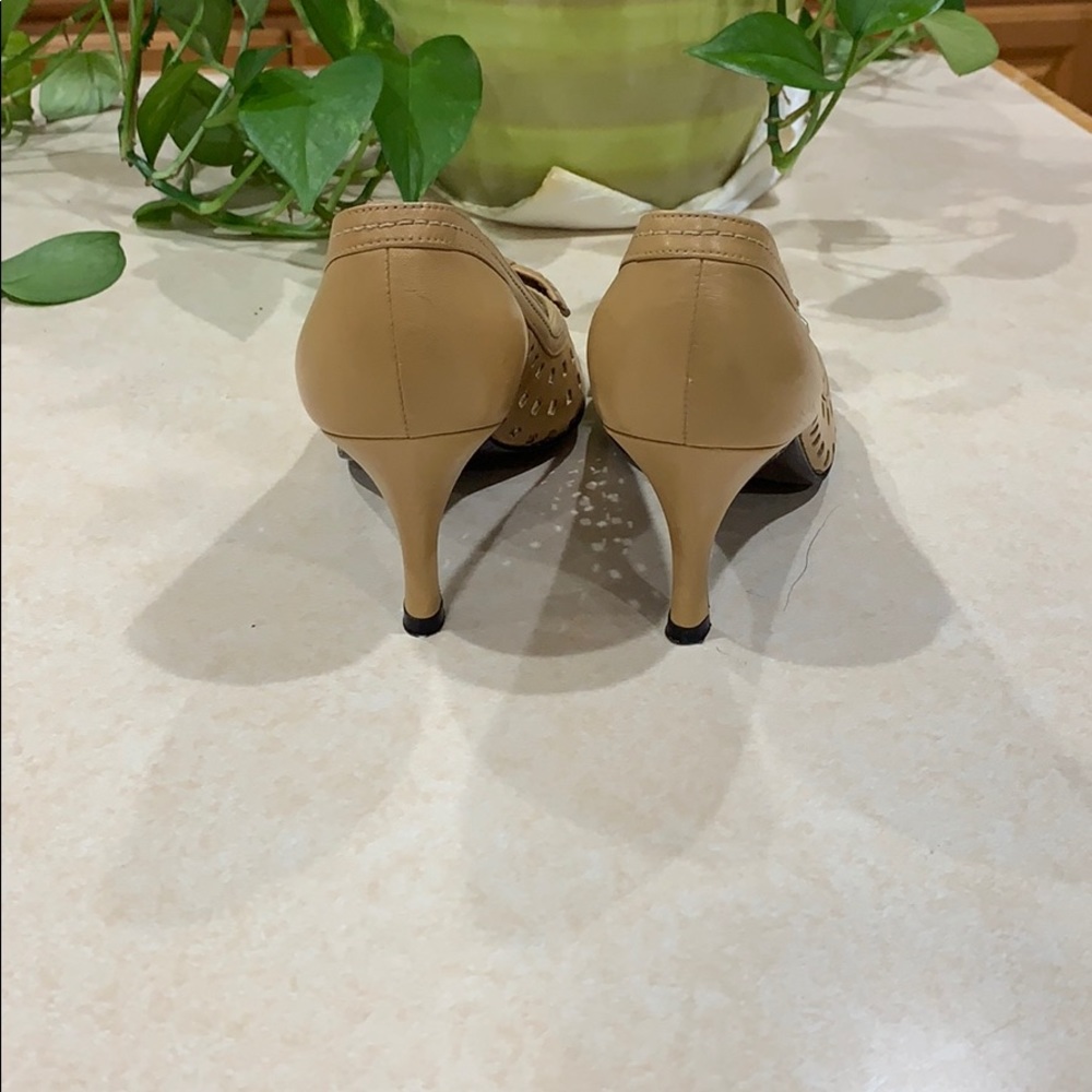 STUART WEITZMAN Shoes - Picture 5 of 7